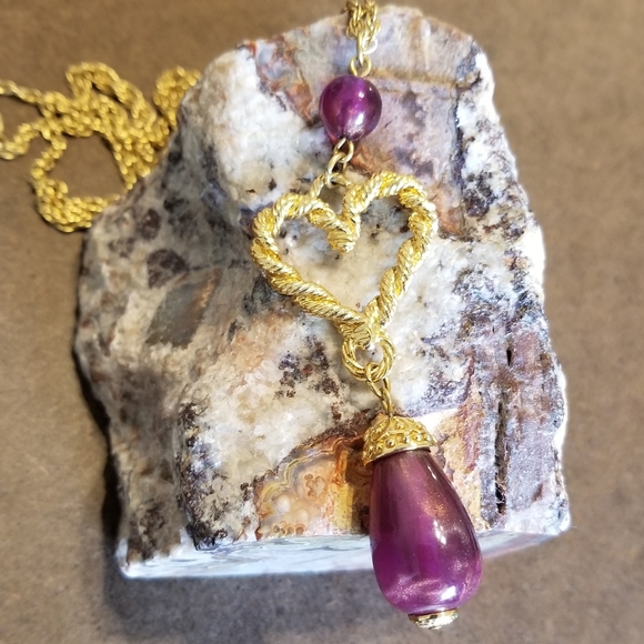 Purple Avon necklace - Picture 2 of 9